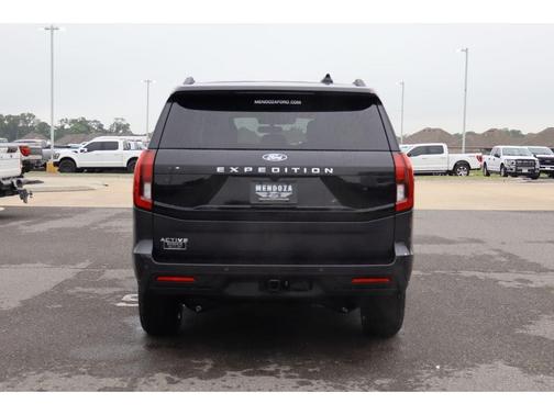 Dark Matter Gray Metallic 2026 Ford Expedition Active