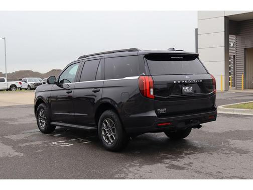 Dark Matter Gray Metallic 2026 Ford Expedition Active