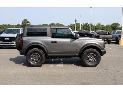Carbonized Gray Metallic 2026 Ford Bronco Base