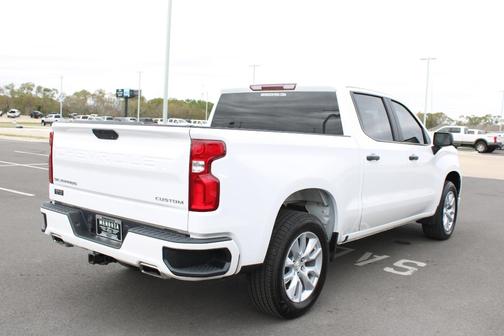 Photo 4 of 32 of 2020 Chevrolet Silverado 1500 Custom