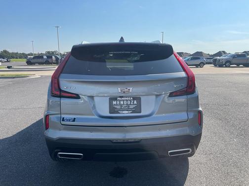 Argent Silver Metallic 2025 Cadillac XT4 Premium Luxury