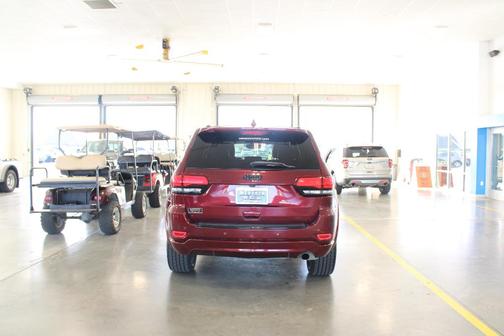 Photo 3 of 32 of 2018 Jeep Grand Cherokee Laredo