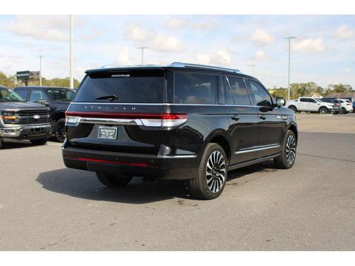 Infinite Black Metallic Clearcoat 2024 Lincoln Navigator Black Label