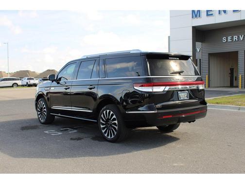 Infinite Black Metallic Clearcoat 2024 Lincoln Navigator Black Label