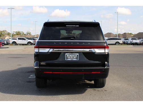 Infinite Black Metallic Clearcoat 2024 Lincoln Navigator Black Label