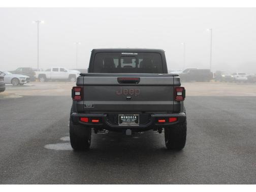 Granite Crystal Metallic Clearcoat 2024 Jeep Gladiator Mojave