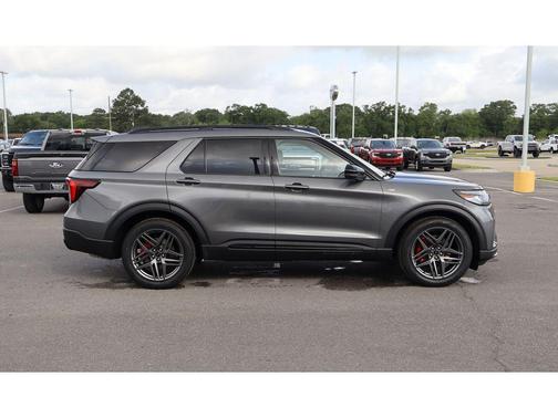 Carbonized Gray Metallic 2026 Ford Explorer ST-Line