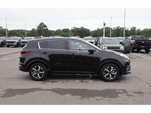 Black Cherry 2022 Kia Sportage LX