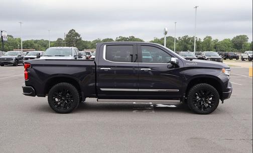Dark Ash Metallic 2022 Chevrolet Silverado 1500 High Country