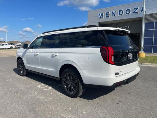 Star White Metallic Tri-Coat 2027 Ford Expedition Max Platinum