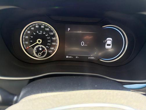 Vatna Gray 2025 Genesis G70 2.5T RWD