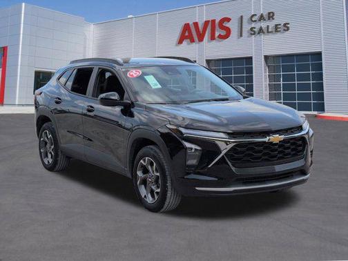 Mosaic Black Metallic 2025 Chevrolet Trax LT