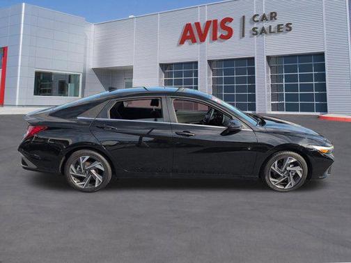 Abyss Black 2025 Hyundai ELANTRA SEL