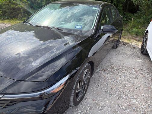 Abyss Black 2025 Hyundai ELANTRA SEL