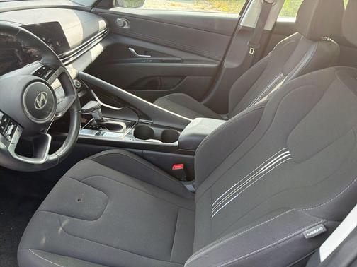 Abyss Black 2025 Hyundai ELANTRA SEL