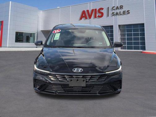Abyss Black 2025 Hyundai ELANTRA SEL