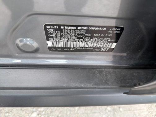 Mercury Gray Metallic 2025 Mitsubishi Outlander Sport SE