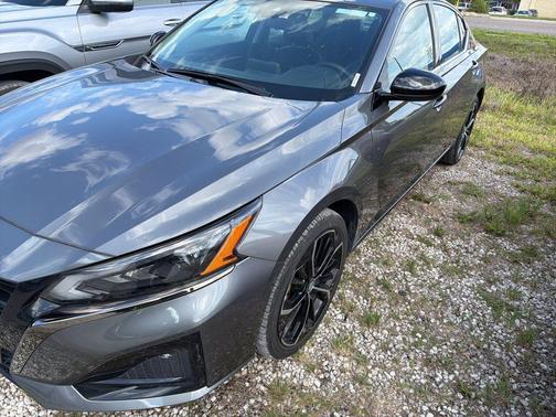 Gun Metallic 2025 Nissan Altima SR AWD