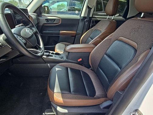Oxford White 2025 Ford Bronco Sport Outer Banks