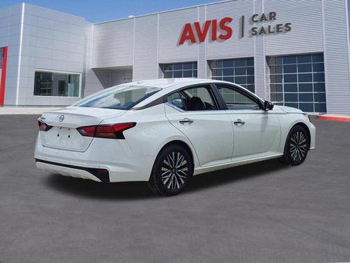 Glacier White 2025 Nissan Altima 2.5 SV