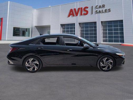 Abyss Black 2025 Hyundai ELANTRA Limited