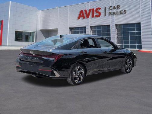 Abyss Black 2025 Hyundai ELANTRA Limited