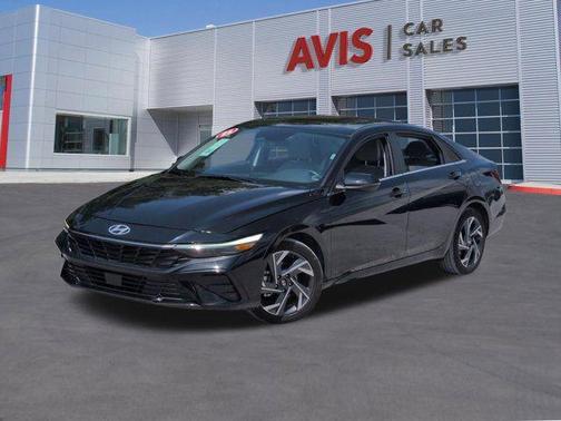 Abyss Black 2025 Hyundai ELANTRA Limited
