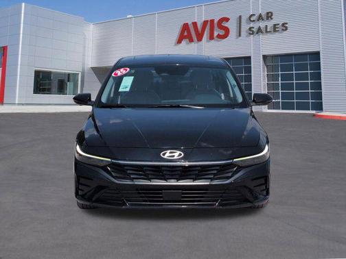 Abyss Black 2025 Hyundai ELANTRA Limited