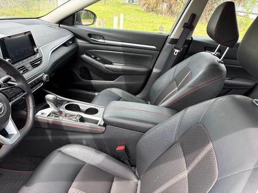 Brilliant Silver Metallic 2025 Nissan Altima SR FWD