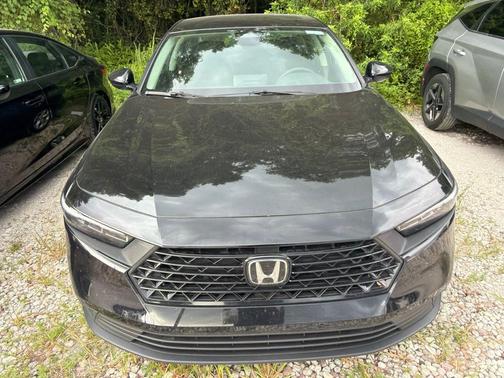 Crystal Black Pearl 2025 Honda Accord LX 1.5T
