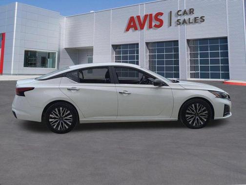 Glacier White 2025 Nissan Altima 2.5 SV