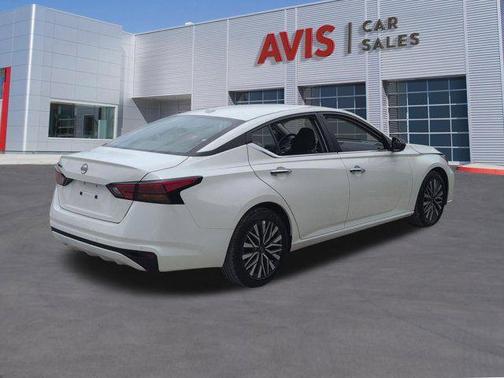 Glacier White 2025 Nissan Altima 2.5 SV