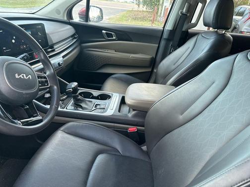 2025 Kia Carnival LXS