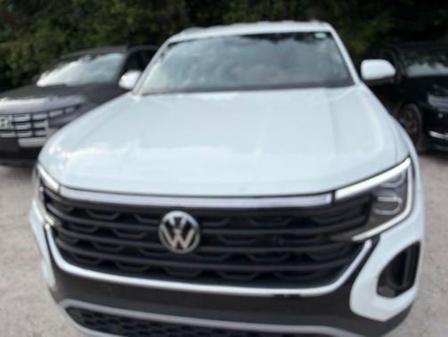 Pure White 2025 Volkswagen Atlas Cross Sport 2.0T SE w/Technology