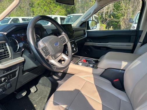 Agate Black Metallic 2024 Ford Expedition Max XLT