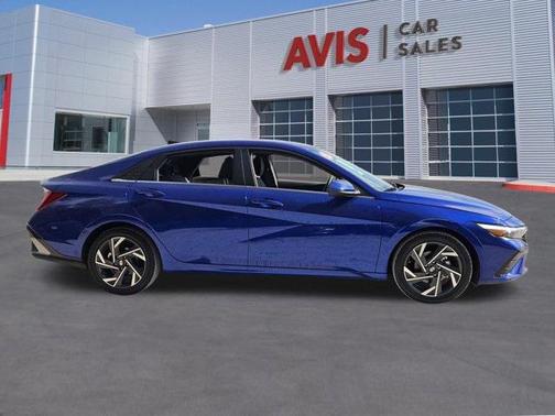 2025 Hyundai ELANTRA SEL
