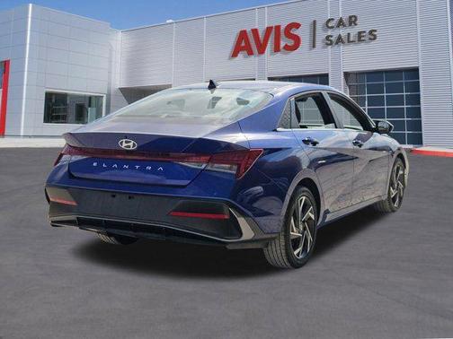 2025 Hyundai ELANTRA SEL