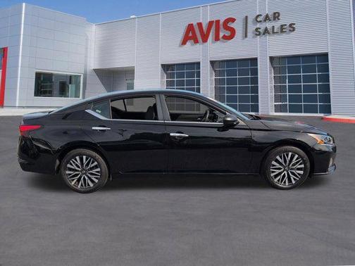 Super Black 2025 Nissan Altima 2.5 SV