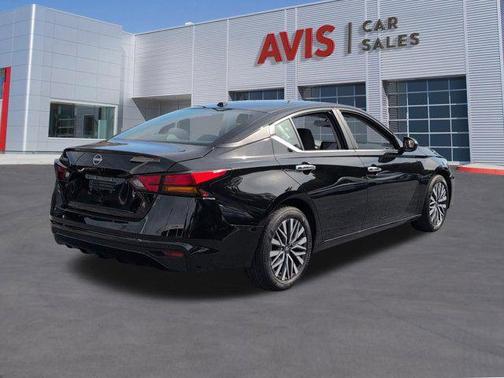 Super Black 2025 Nissan Altima 2.5 SV