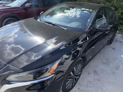 Super Black 2025 Nissan Altima 2.5 SV