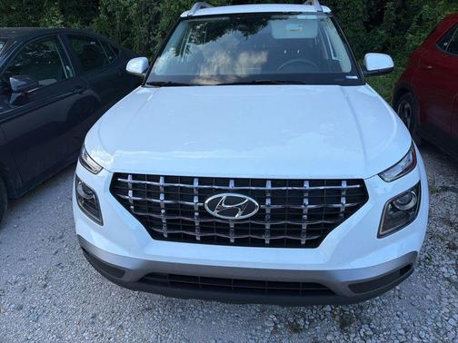 Lunar White 2025 Hyundai VENUE SEL