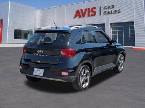 Onyx Black 2025 Hyundai VENUE SEL