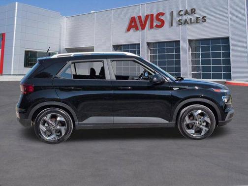 Onyx Black 2025 Hyundai VENUE SEL