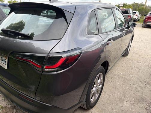 Urban Gray Pearl 2025 Honda HR-V LX