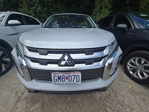 White Diamond 2025 Mitsubishi Outlander Sport SE