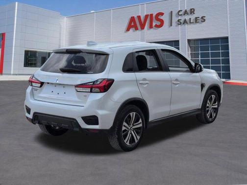 White Diamond 2025 Mitsubishi Outlander Sport SE