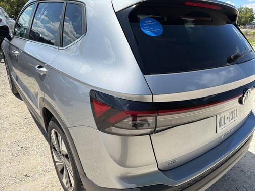 Pyrite Silver Metallic 2025 Volkswagen Taos 1.5T SE