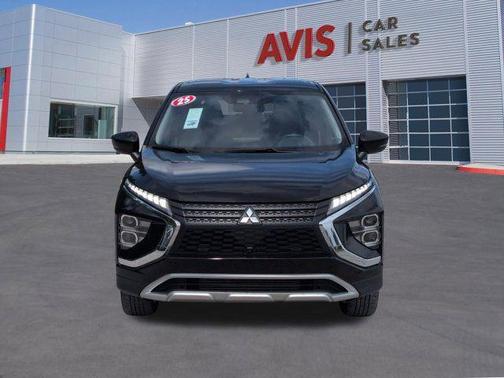 Labrador Black Pearl 2025 Mitsubishi Eclipse Cross SE