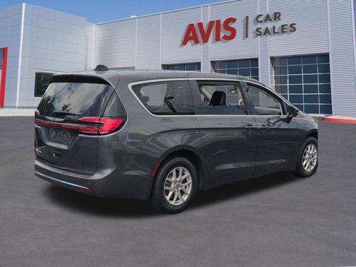 Granite Crystal Metallic Clearcoat 2023 Chrysler Pacifica Touring L