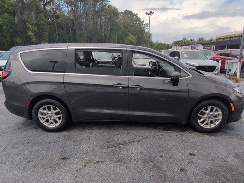 Granite Crystal Metallic Clearcoat 2023 Chrysler Pacifica Touring L